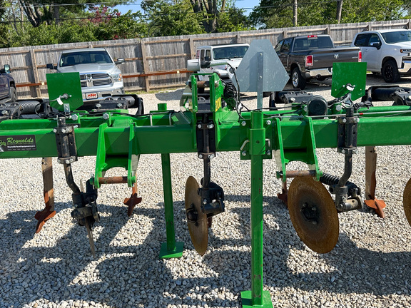 2014 John Deere 2100 Disk Ripper