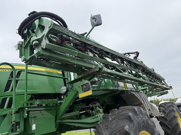 2015 John Deere R4030 Sprayer/High Clearance