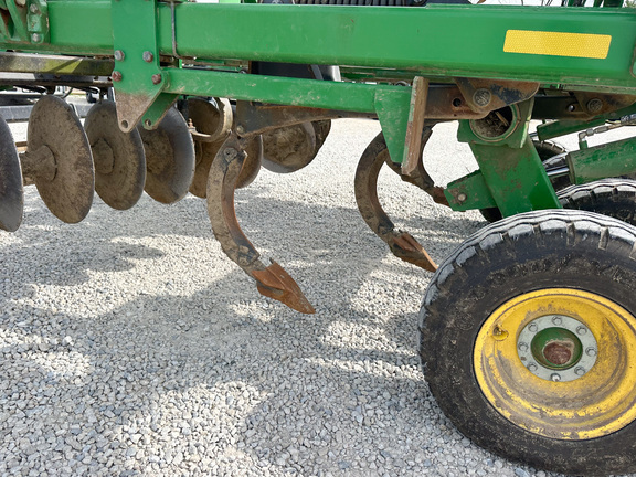 2013 John Deere 2720 Disk Ripper
