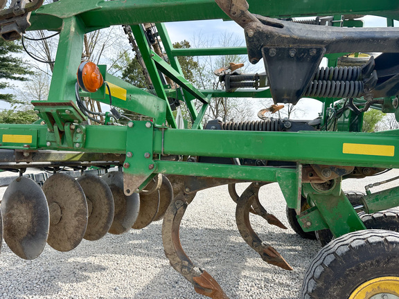 2013 John Deere 2720 Disk Ripper