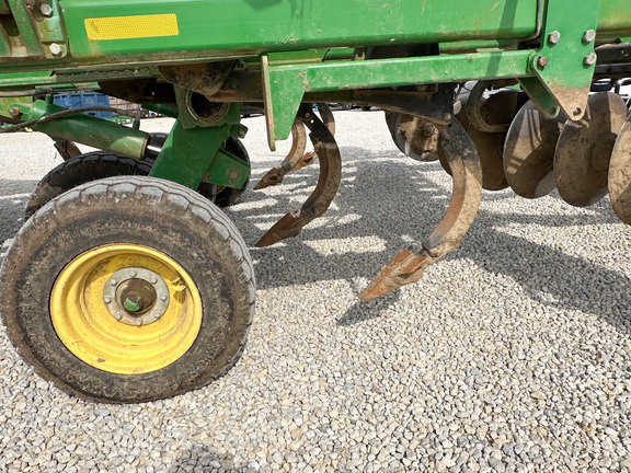 2013 John Deere 2720 Disk Ripper