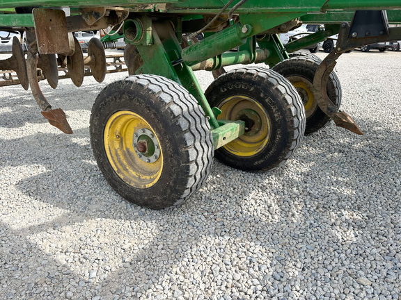 2013 John Deere 2720 Disk Ripper