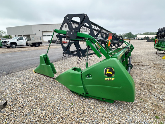 2011 John Deere 625F Header Combine