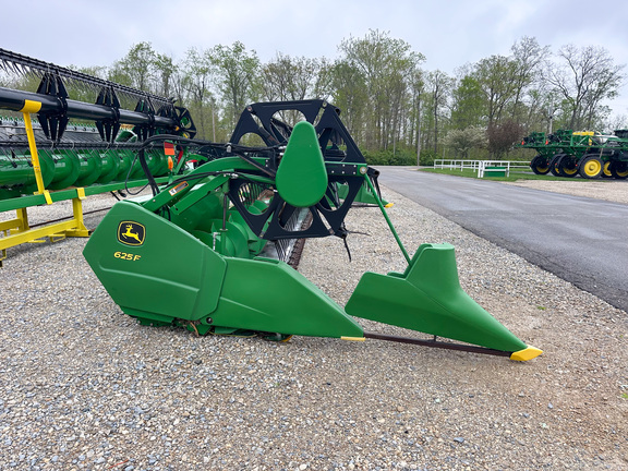 2011 John Deere 625F Header Combine