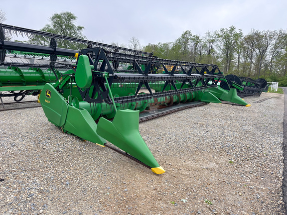 2011 John Deere 625F Header Combine