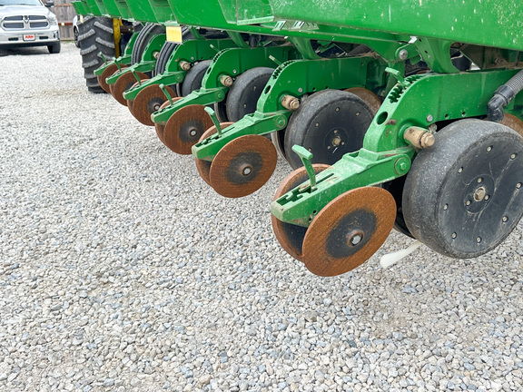 2011 John Deere 1770NT Planter
