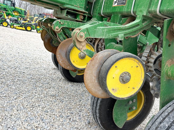 2011 John Deere 1770NT Planter