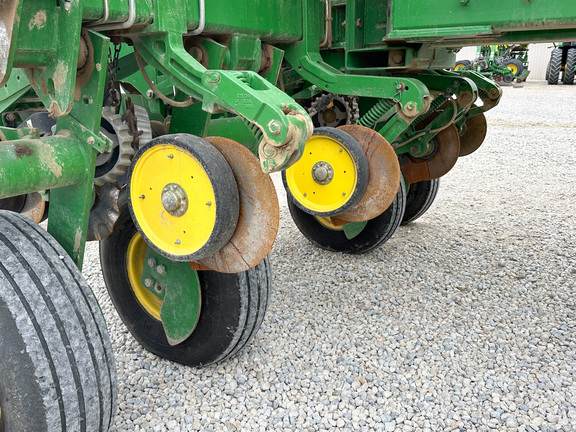 2011 John Deere 1770NT Planter