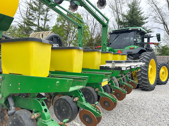 2011 John Deere 1770NT Planter
