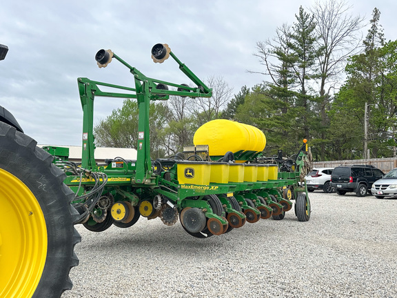 2011 John Deere 1770NT Planter