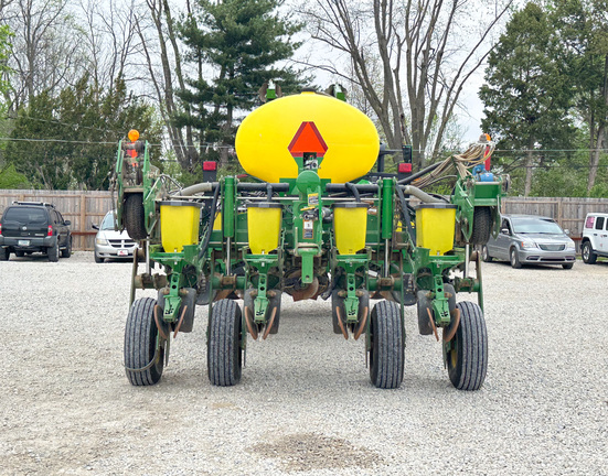 2011 John Deere 1770NT Planter