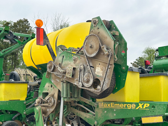 2011 John Deere 1770NT Planter
