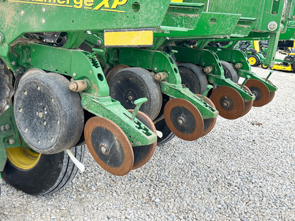 2011 John Deere 1770NT Planter