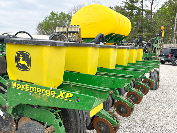 2011 John Deere 1770NT Planter