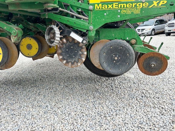 2011 John Deere 1770NT Planter
