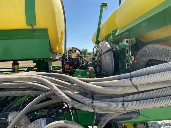 2010 John Deere DB60 Planter