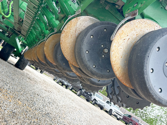 2010 John Deere DB60 Planter