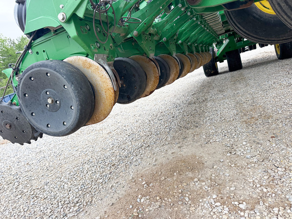 2010 John Deere DB60 Planter