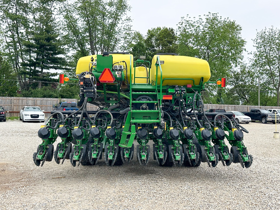2010 John Deere DB60 Planter