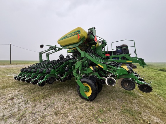 2015 John Deere 1795 Planter