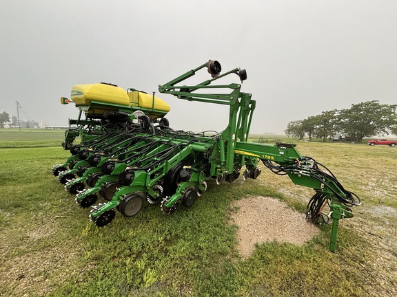2015 John Deere 1795 Planter
