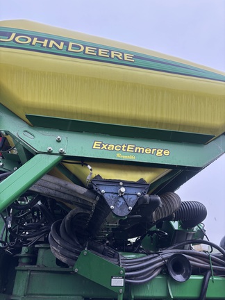 2015 John Deere 1795 Planter