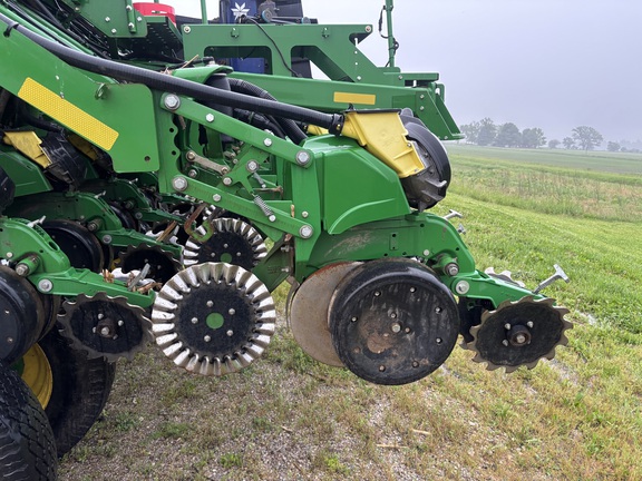 2015 John Deere 1795 Planter