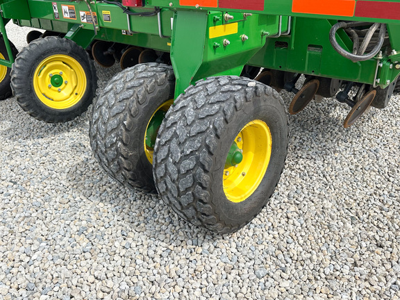 2012 John Deere 1990 Air Seeder
