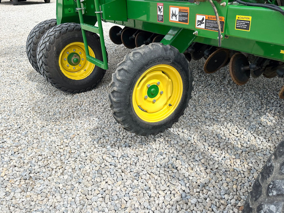 2012 John Deere 1990 Air Seeder