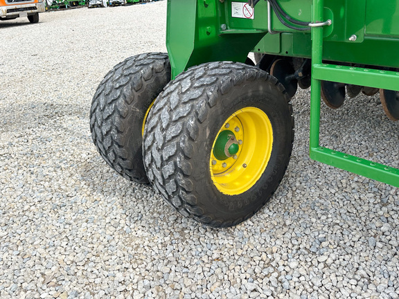2012 John Deere 1990 Air Seeder