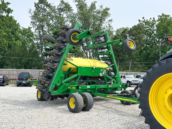 2012 John Deere 1990 Air Seeder