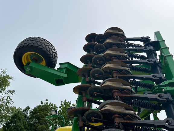 2012 John Deere 1990 Air Seeder