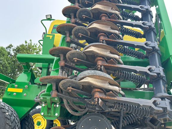 2012 John Deere 1990 Air Seeder
