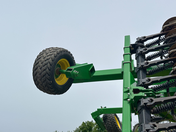 2012 John Deere 1990 Air Seeder