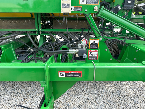 2012 John Deere 1990 Air Seeder