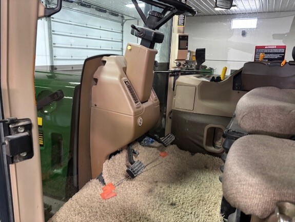 2007 John Deere 9220 Tractor 4WD
