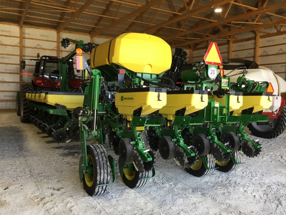 2025 John Deere 1775NT Planter