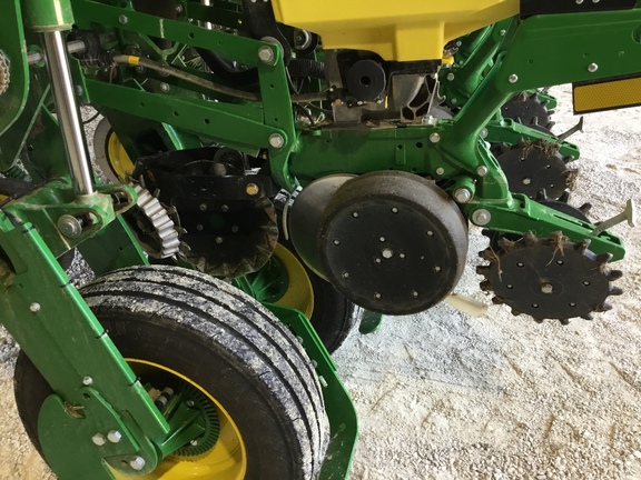 2025 John Deere 1775NT Planter
