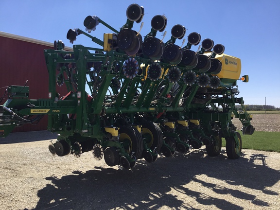 2025 John Deere 1795 Planter