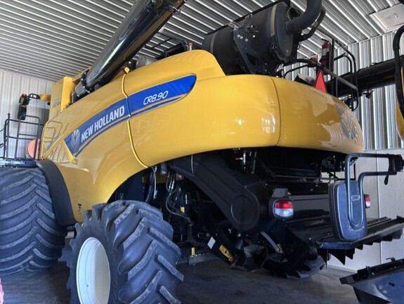 2018 New Holland CR8.90 Combine