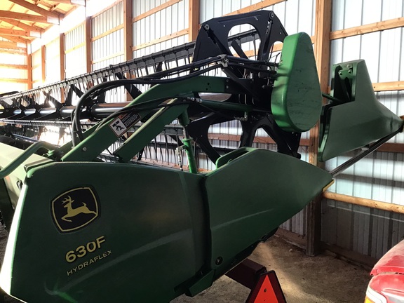 2005 John Deere 630F Header Combine