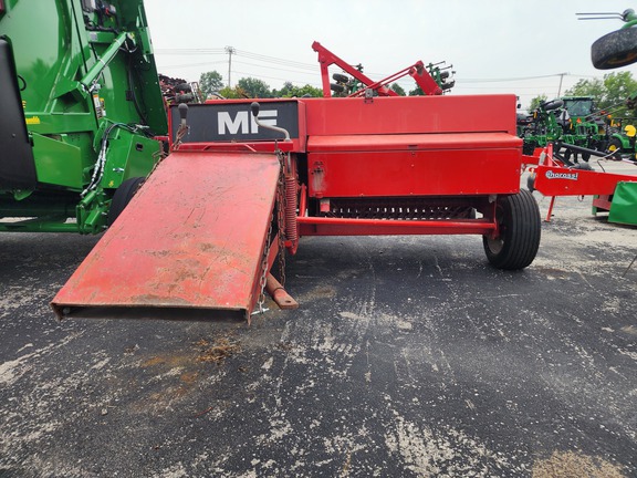 1976 Massey Ferguson MF124 Baler/Square