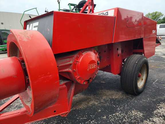 1976 Massey Ferguson MF124 Baler/Square