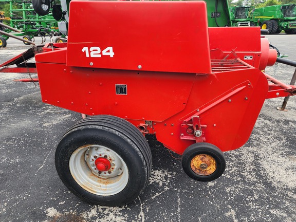 1976 Massey Ferguson MF124 Baler/Square
