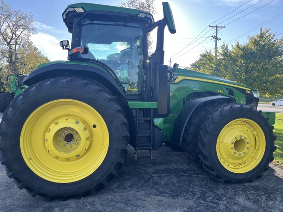 2022 John Deere 8R 340 Tractor