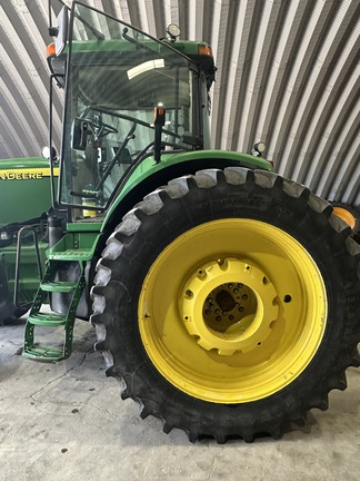 2004 John Deere 8420 Tractor