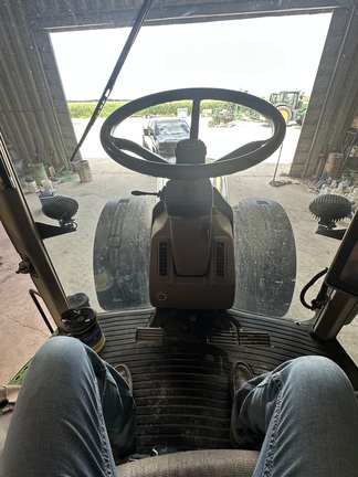2004 John Deere 8420 Tractor