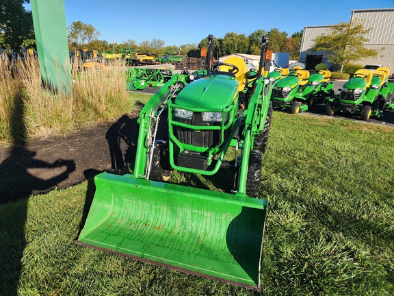 2018 John Deere 2032R Tractor Compact