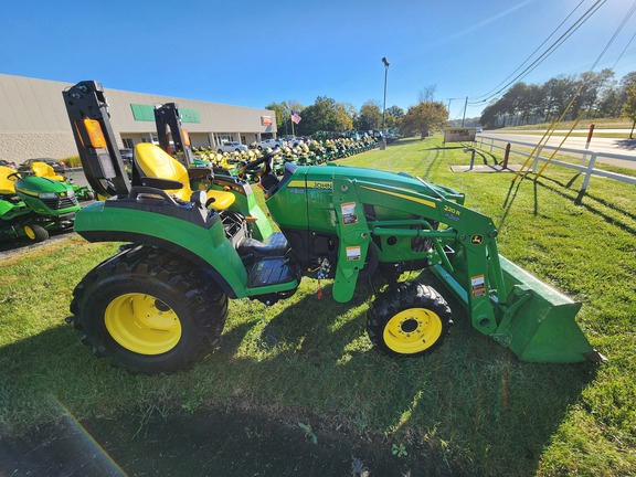 2018 John Deere 2032R Tractor Compact