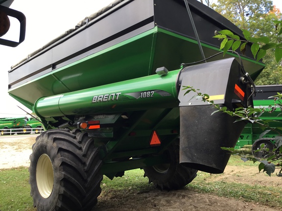 2010 Brent 1082 Grain Cart